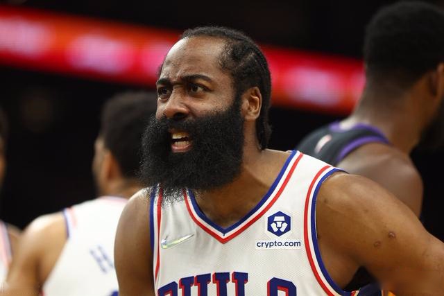 海佐尼亚回归NBA，最依赖哈登的支持与指导